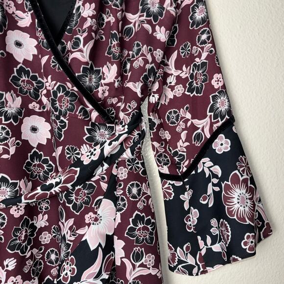 NWT Ella Moon Lena Ruffled Sleeve V- Neck Wrap Dress Women's Medium Maroon,Black - Picture 10 of 16